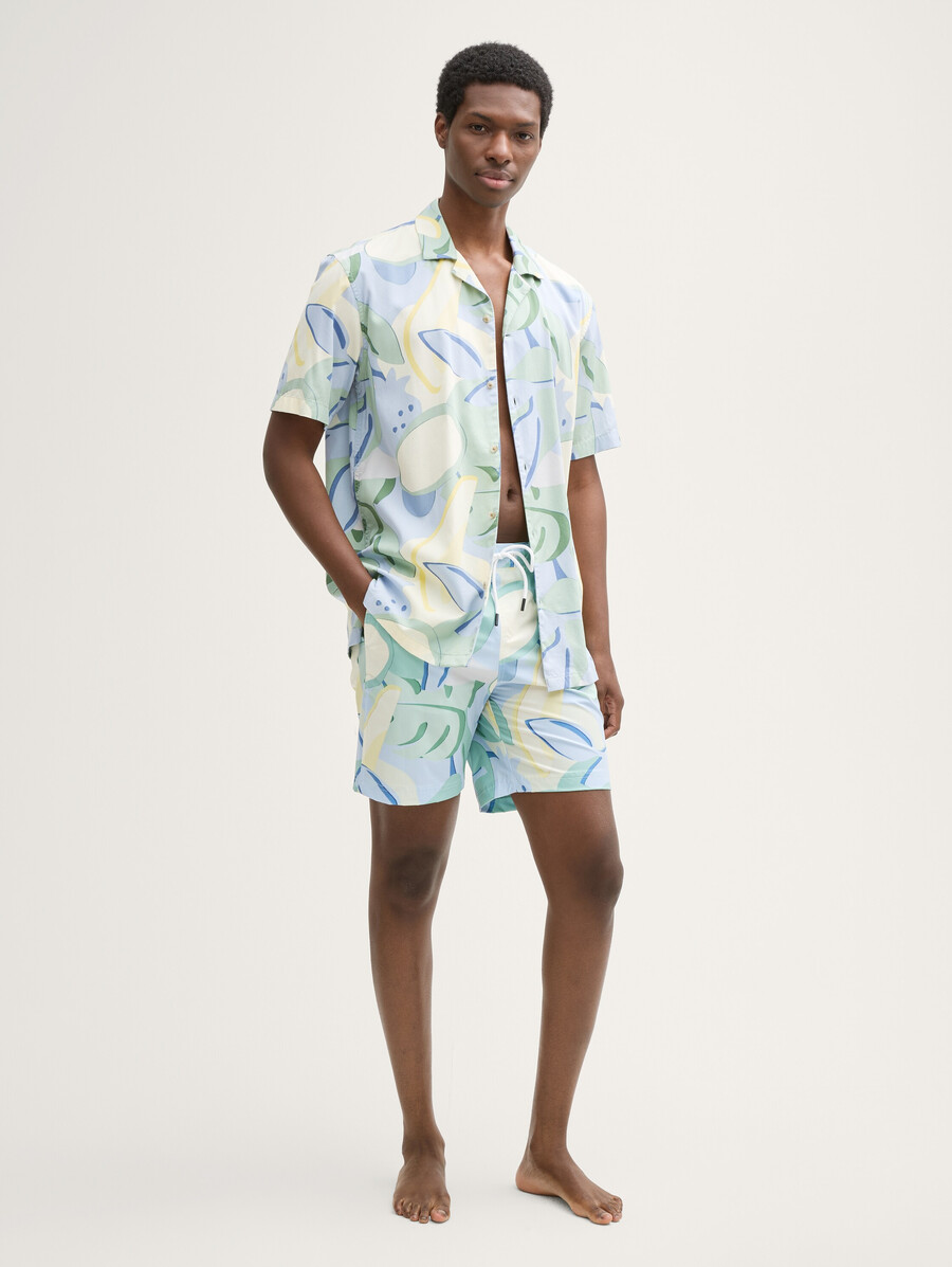 bañador corto con estampado