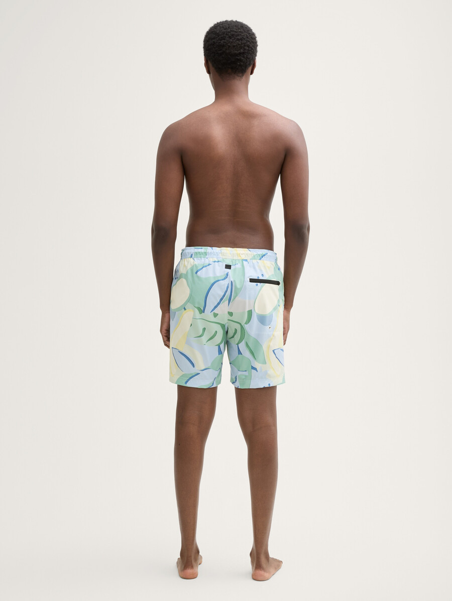 bañador corto con estampado