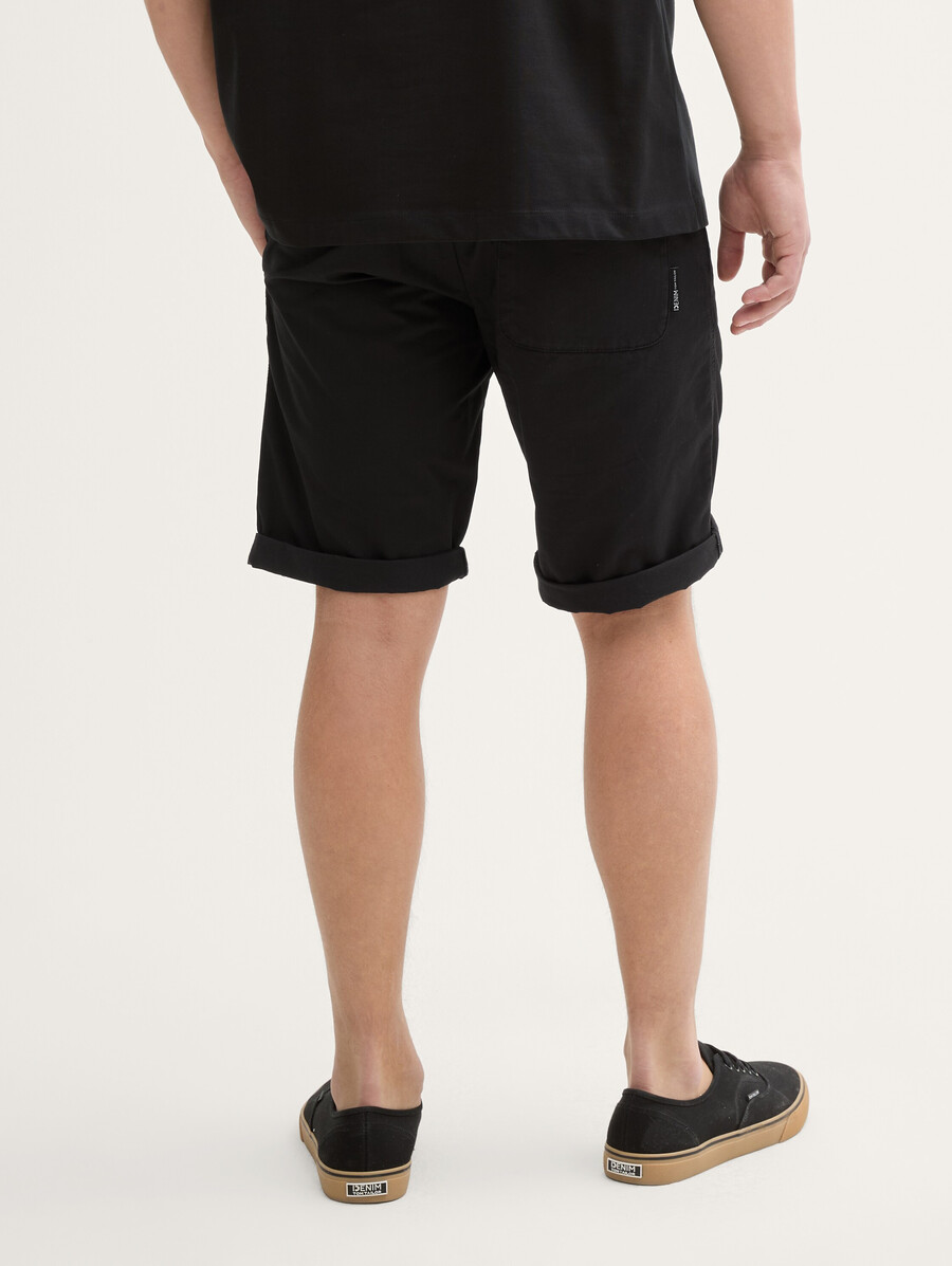 pantalones cortos regulares con cinturilla elástica de algodón.