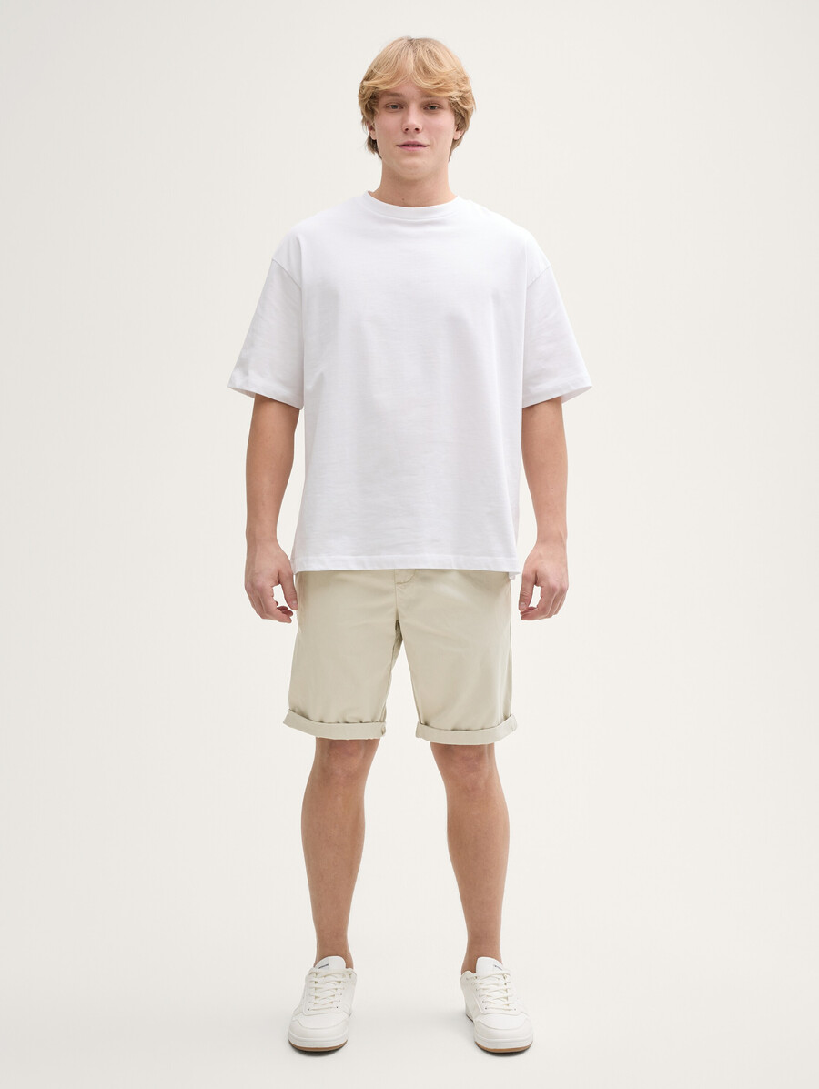 pantalones cortos regulares con cinturilla elástica de algodón.