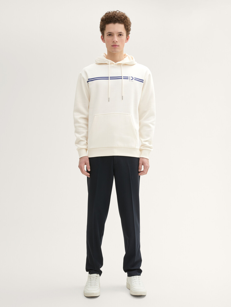 sudadera con capucha y estampado