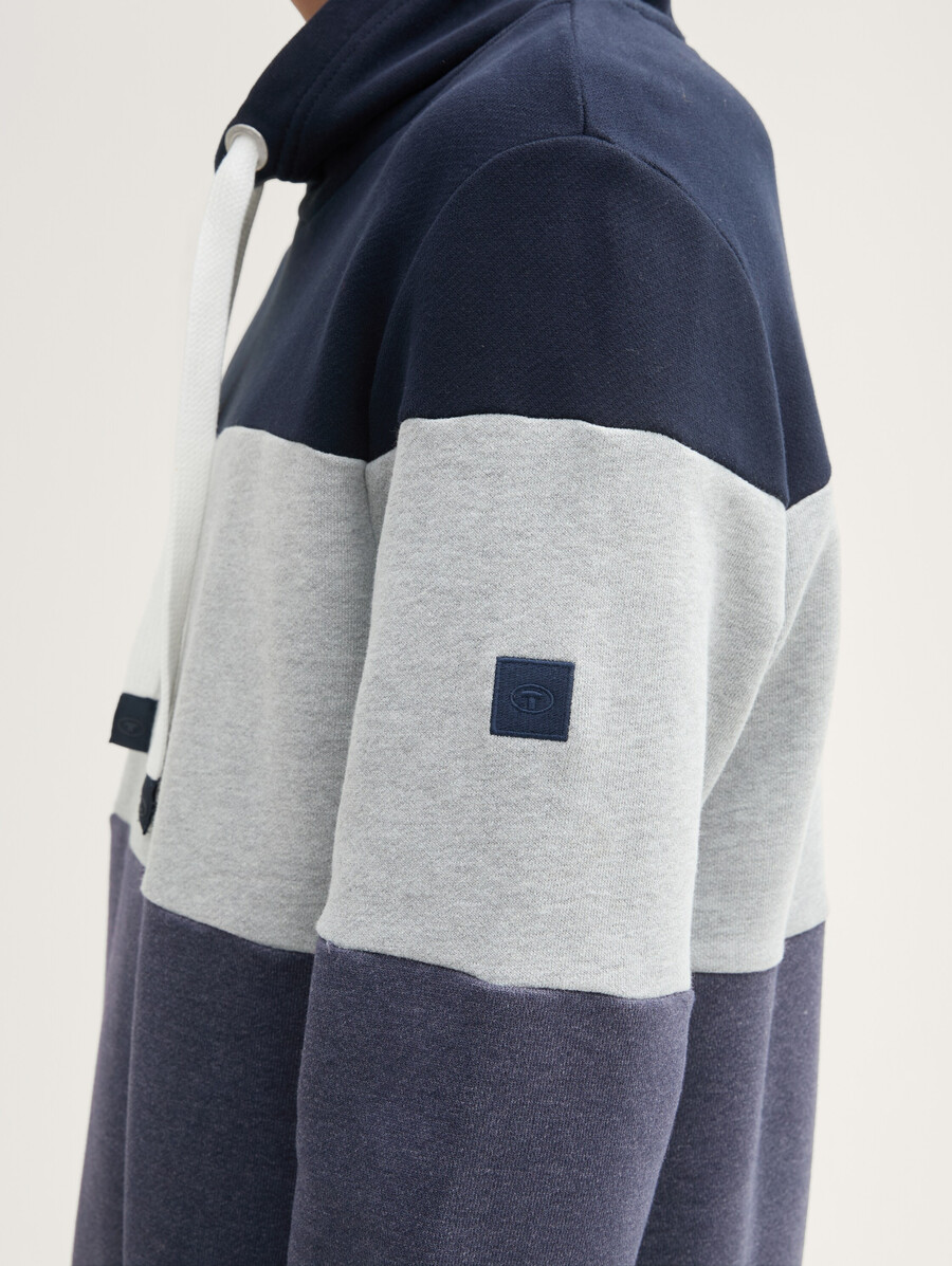 sudadera con bloqueo de color