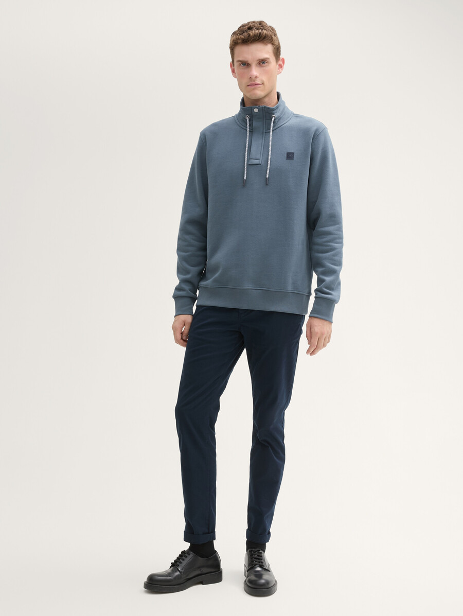 sudadera troyer con insignia del logotipo