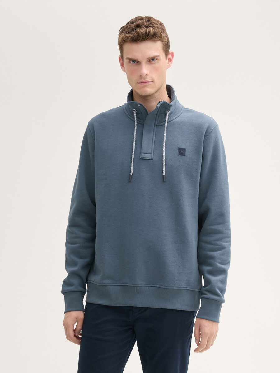 sudadera troyer con insignia del logotipo