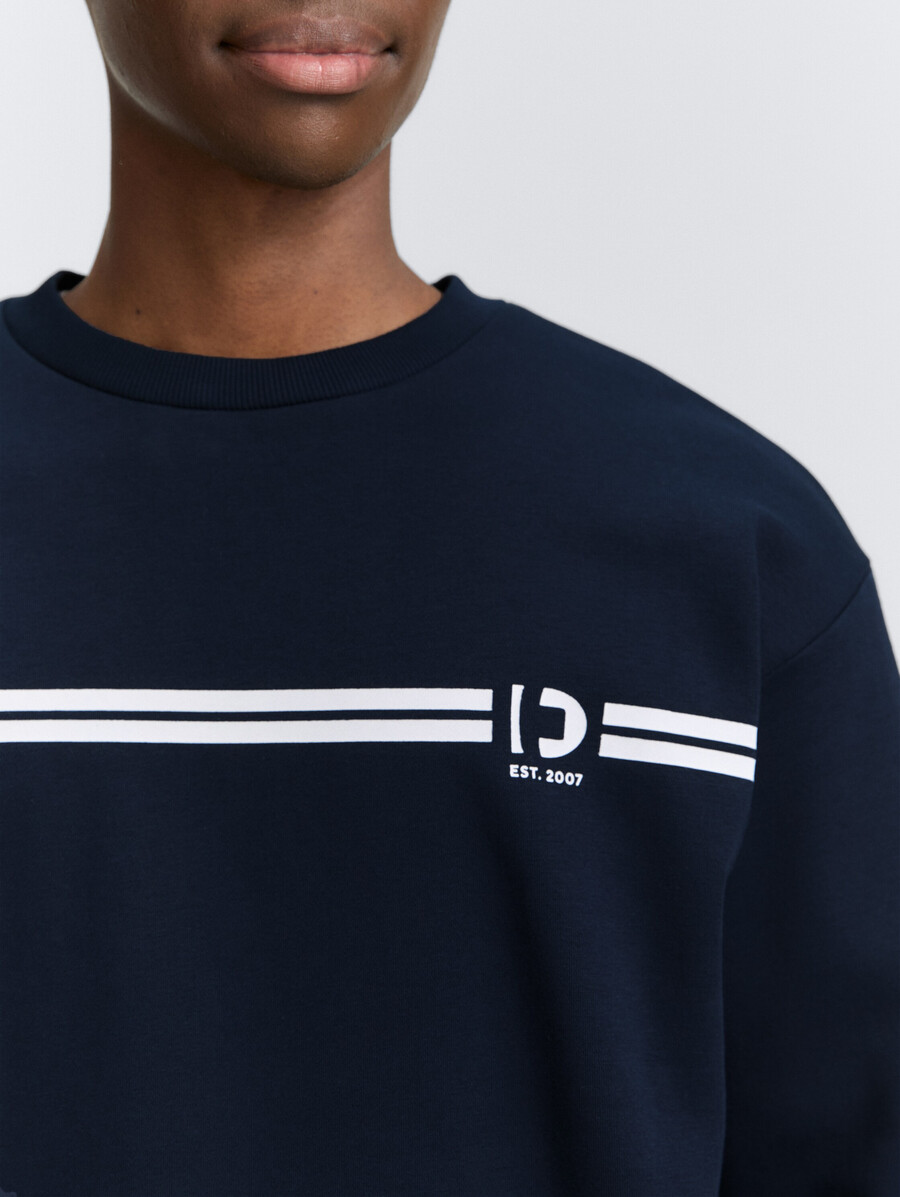 sudadera de cuello redondo con estampado