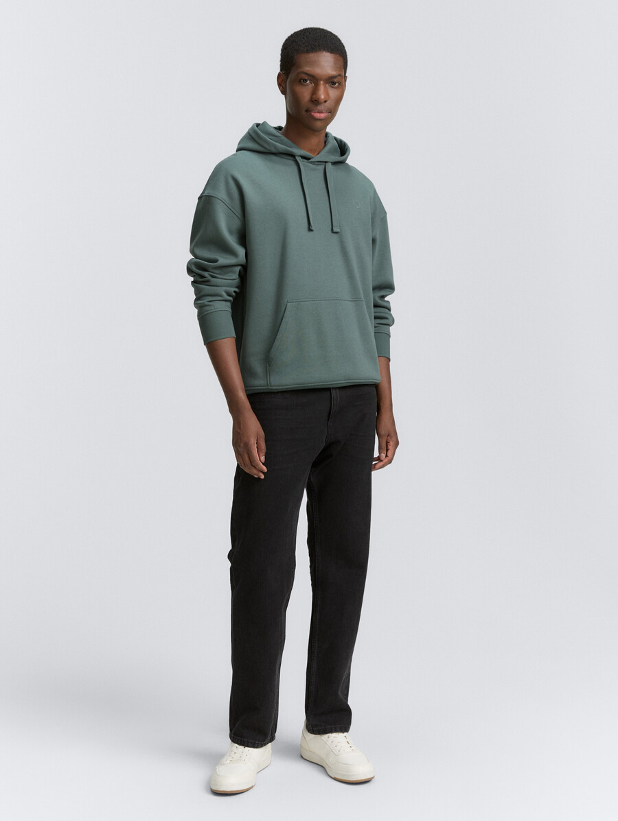 sudadera con capucha y estampado