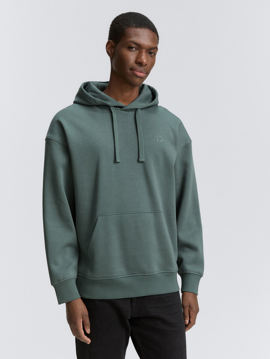 sudadera con capucha y estampado