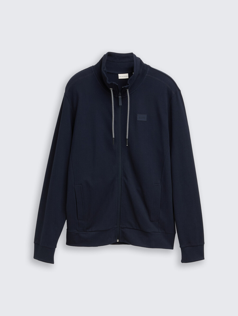 chaqueta deportiva ultraligera con cuello alto