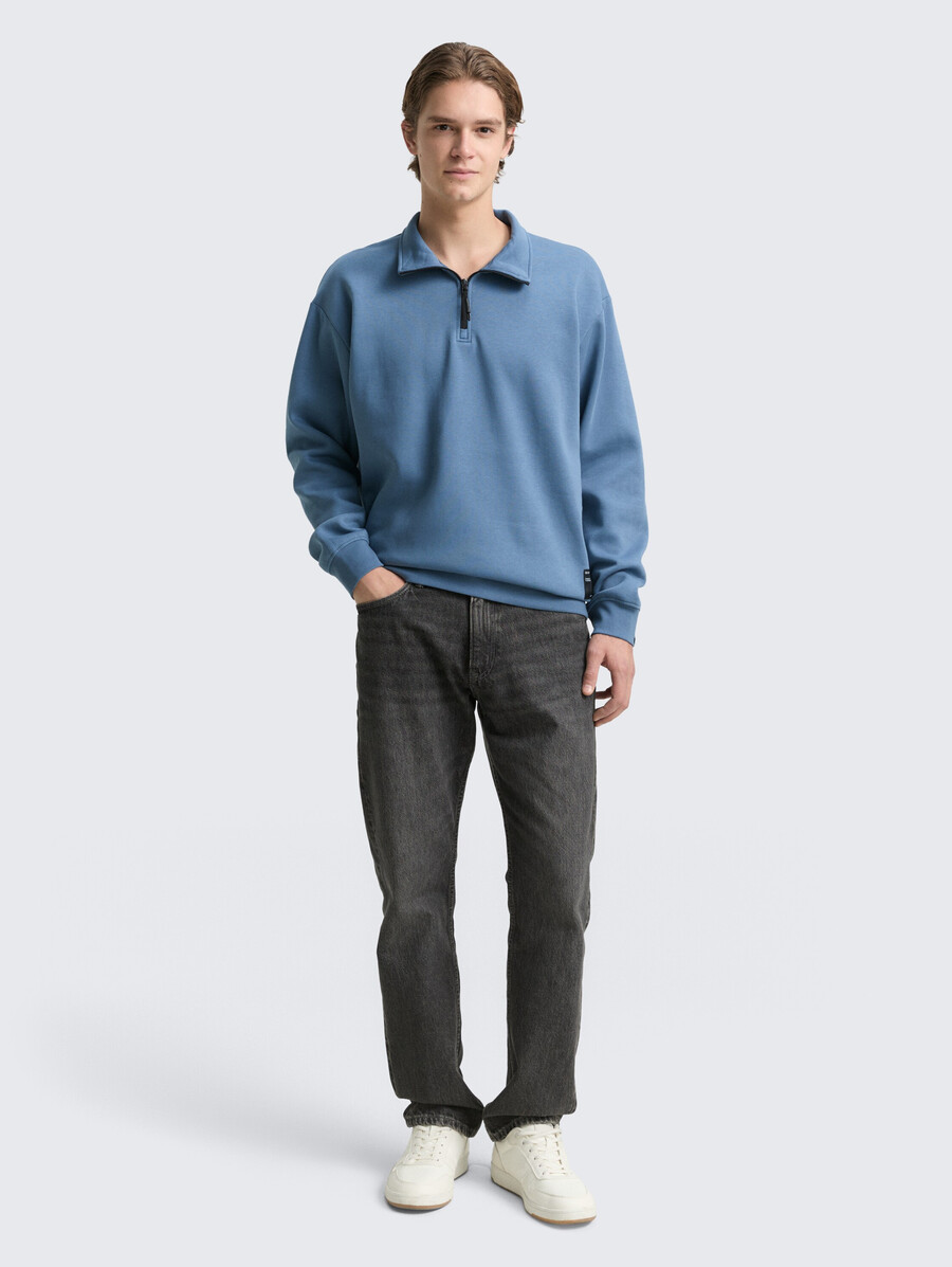 sudadera troyer con insignia del logotipo
