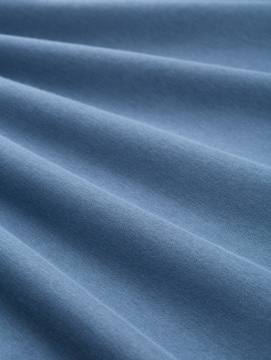 sudadera troyer con insignia del logotipo