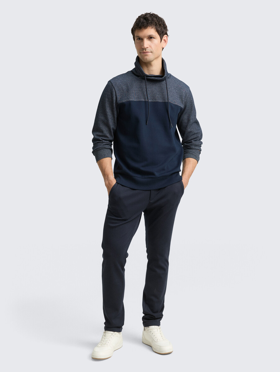 sudadera tipo snood con mezcla de texturas