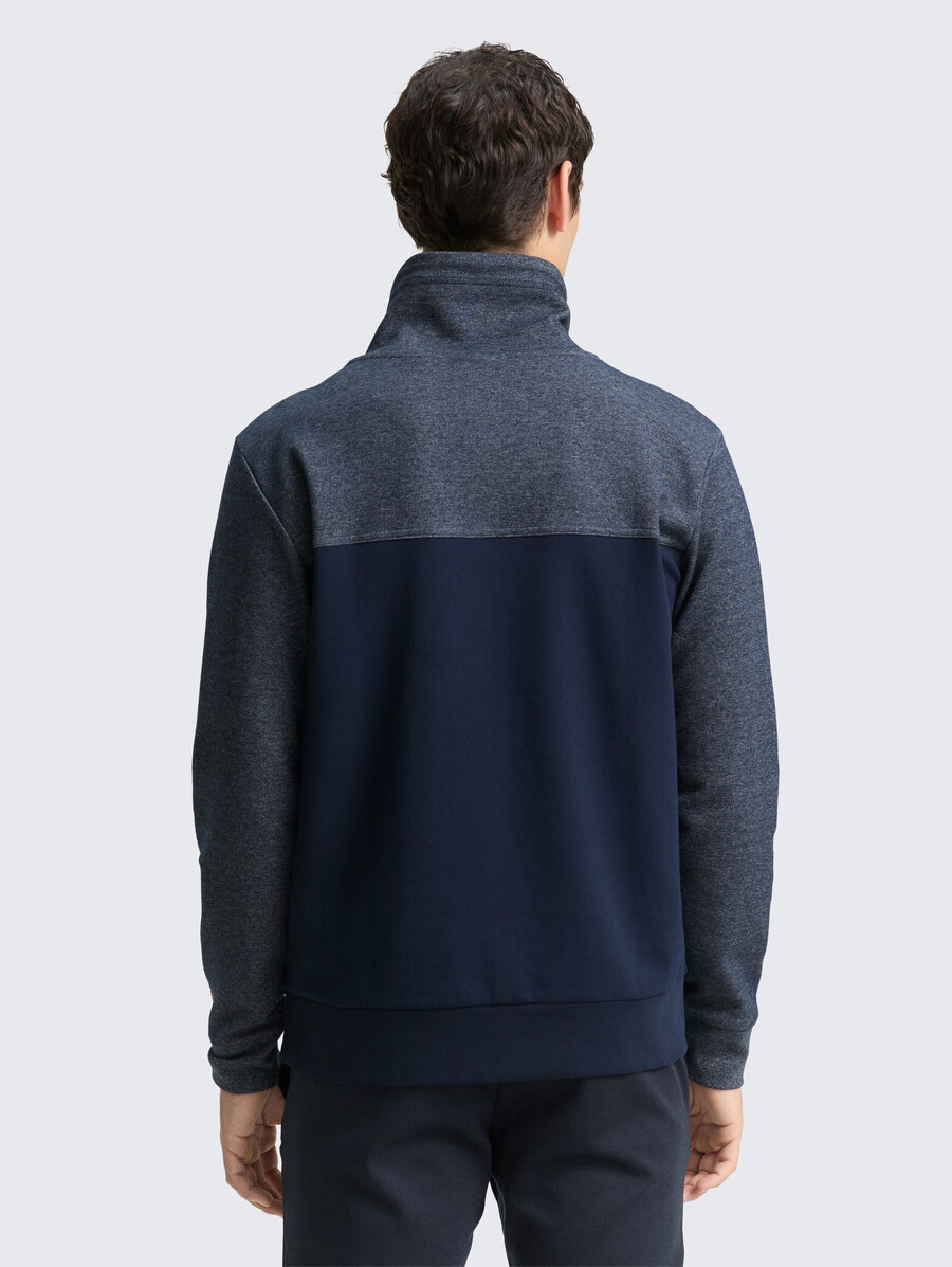 sudadera tipo snood con mezcla de texturas