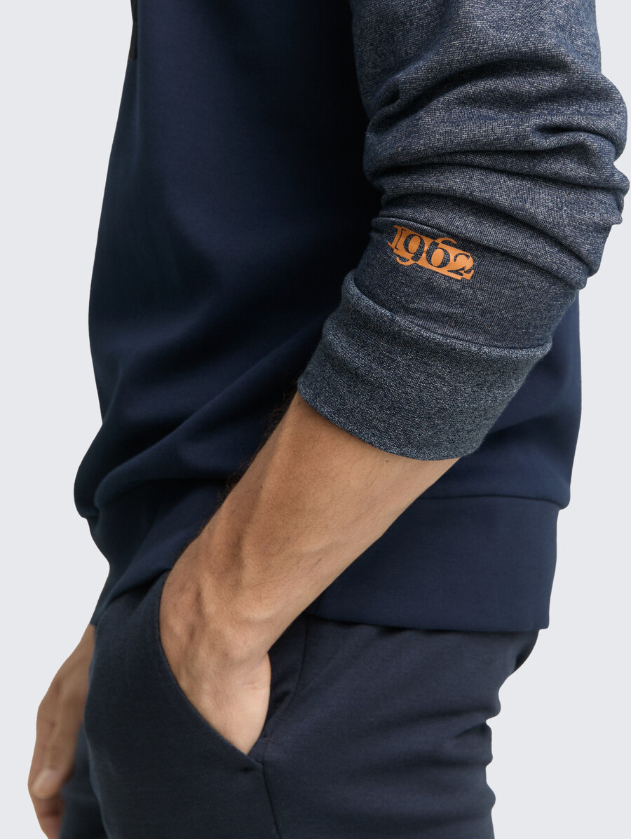 sudadera tipo snood con mezcla de texturas