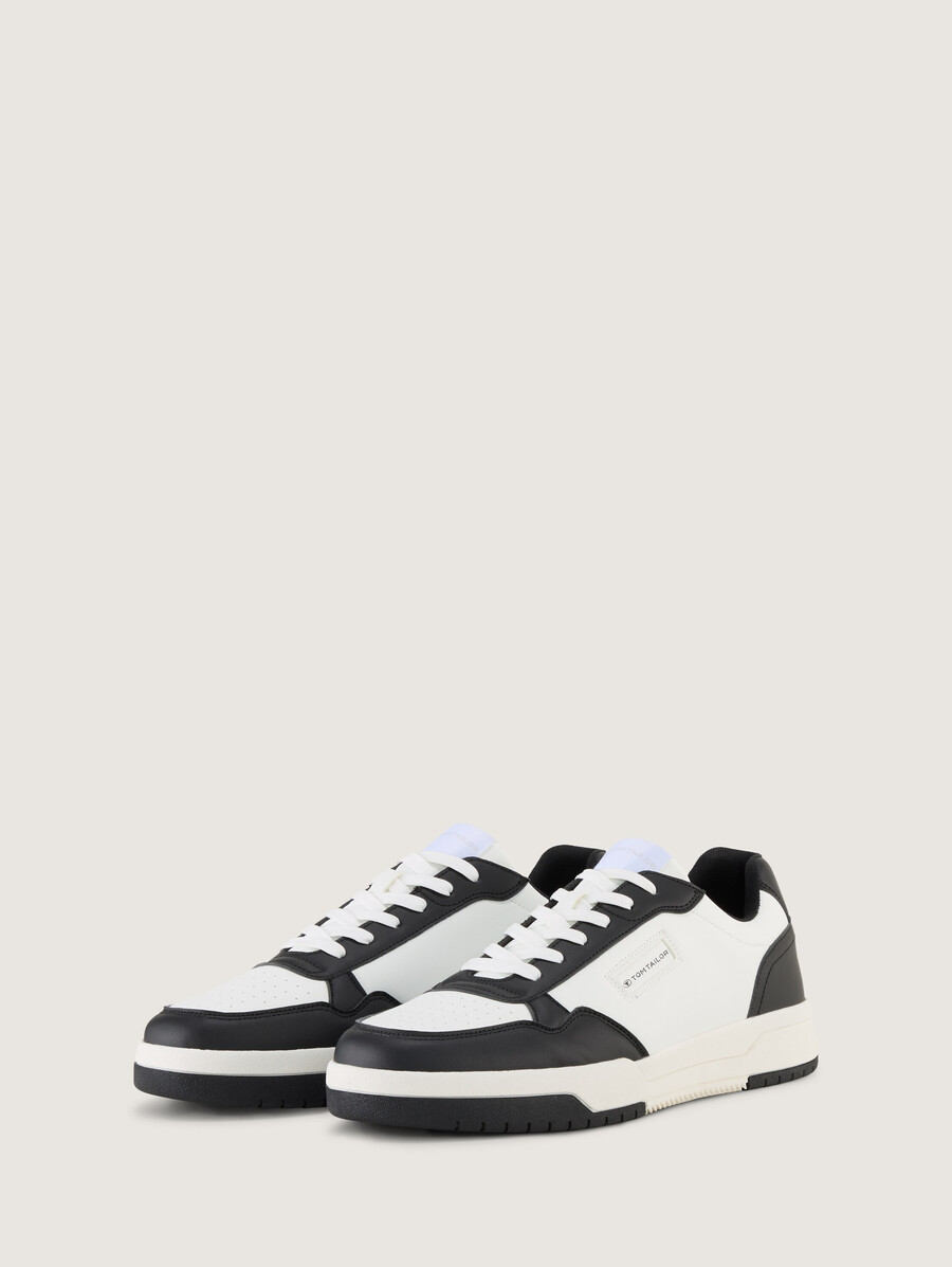 zapatillas con bloques de color