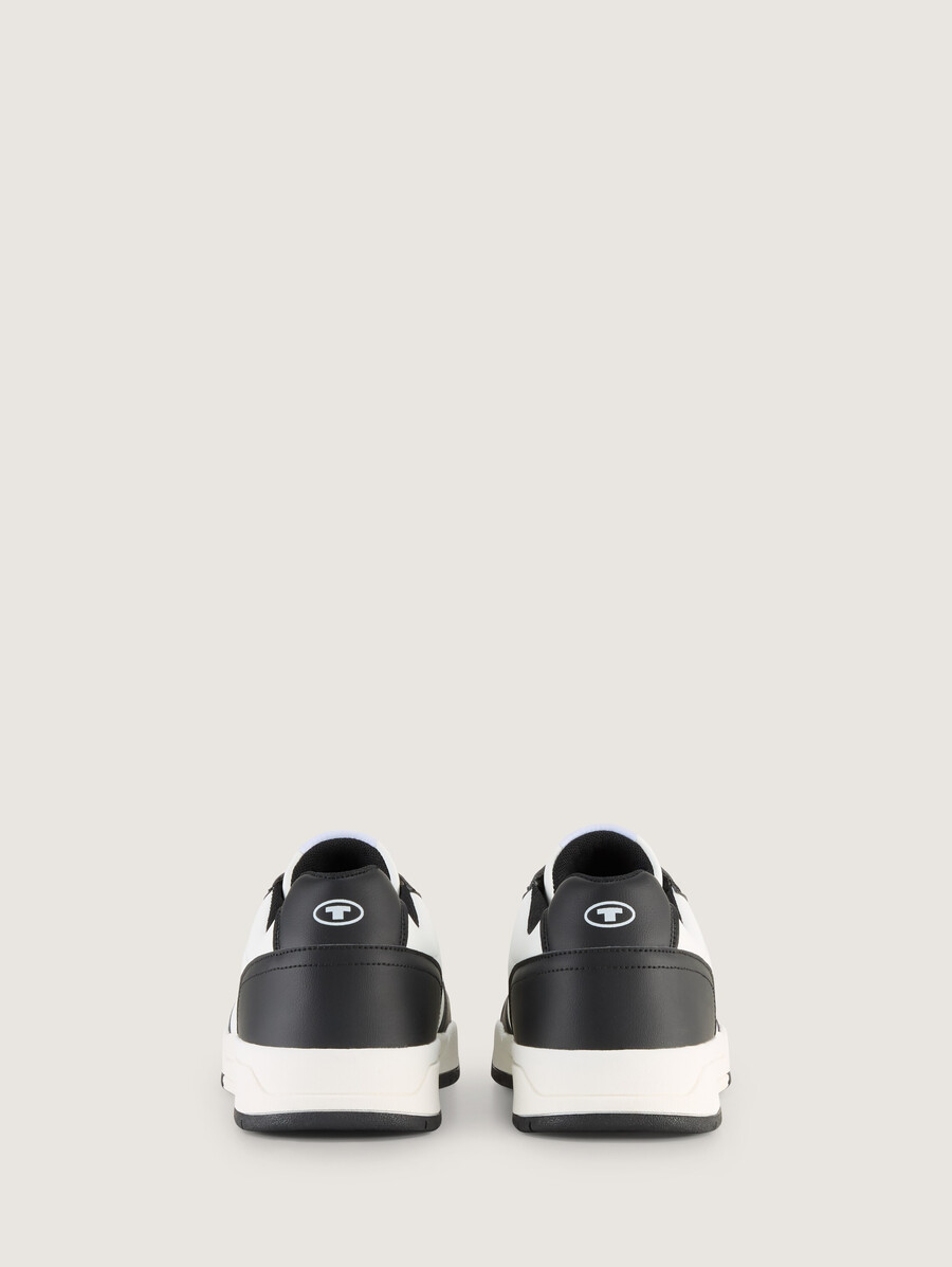 zapatillas con bloques de color