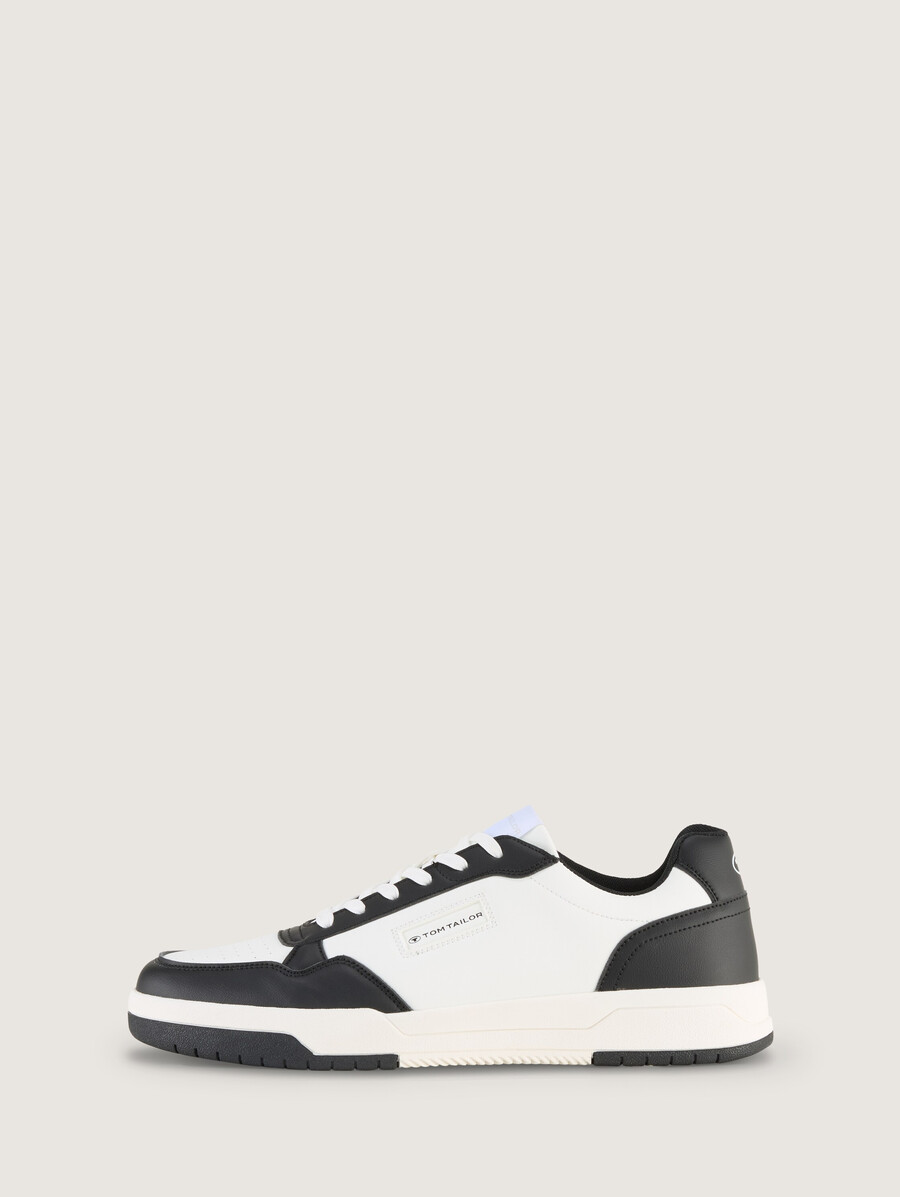 zapatillas con bloques de color