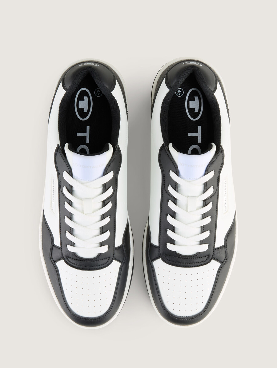 zapatillas con bloques de color