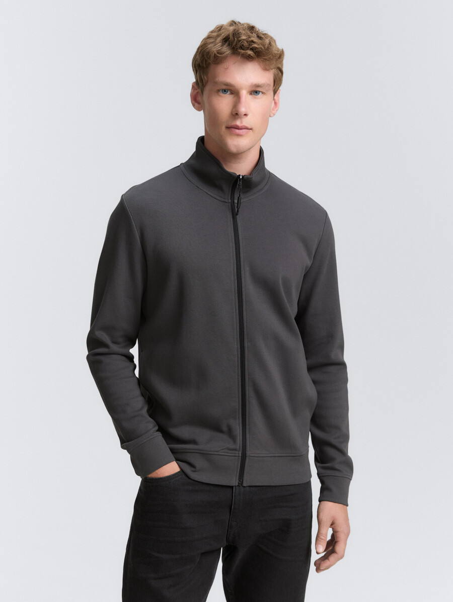 chaqueta deportiva de piqué con cuello alto
