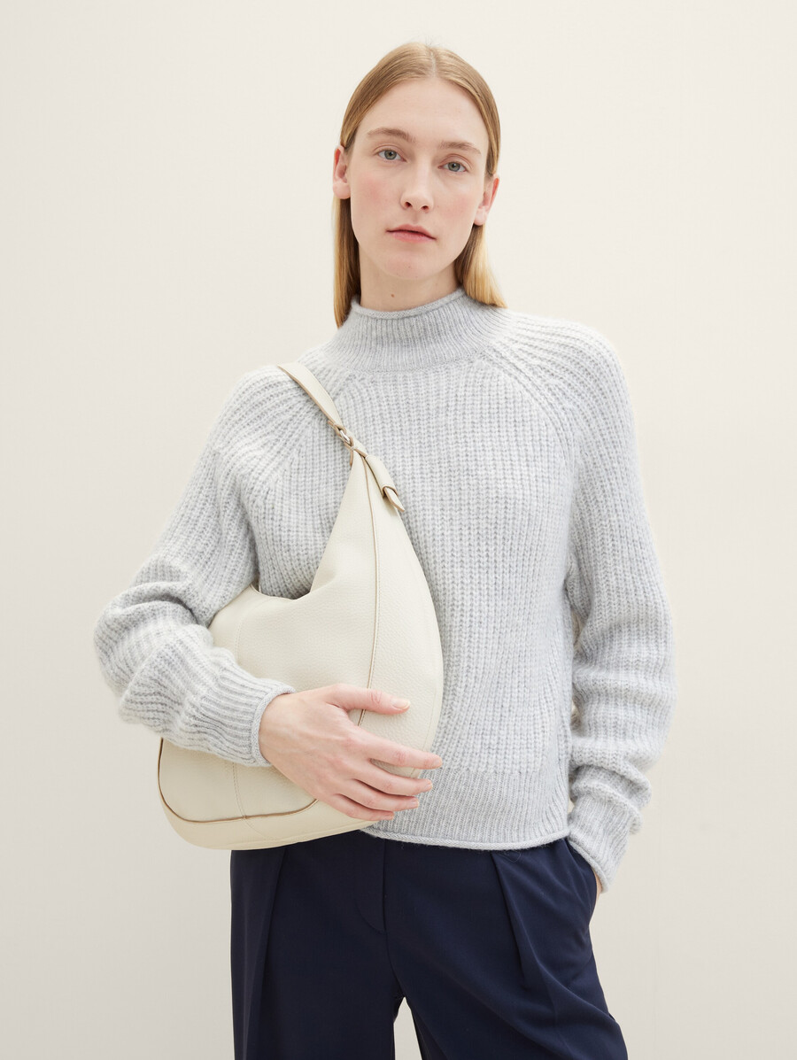 bolso tipo bolsa ttluise con costuras decorativas