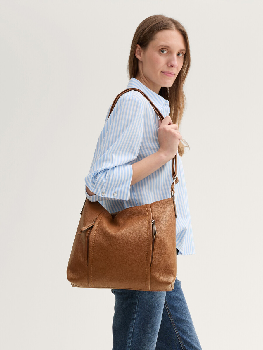 bolso tipo sobre ttbeca m con detalles de cremallera