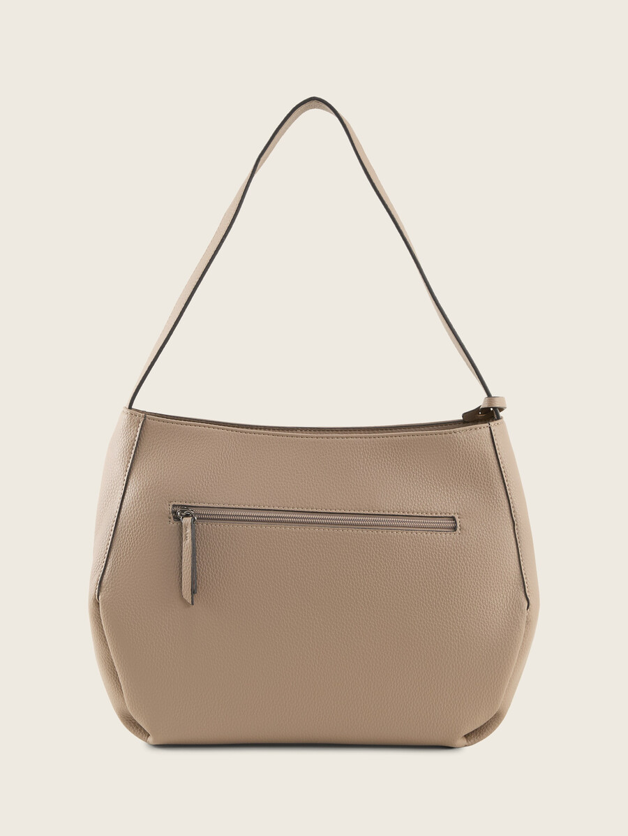 bolso tipo sobre ttberit m con colgante de logotipo