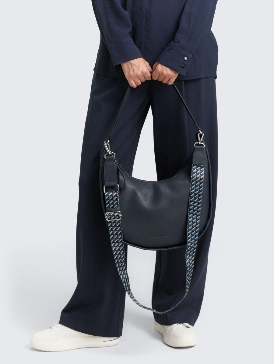 bolso de hombro tttatiana m con correa tejida estampada