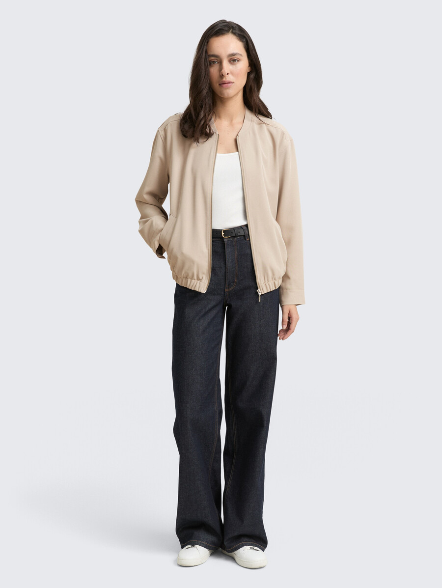 chaqueta tipo blusón de corte holgado