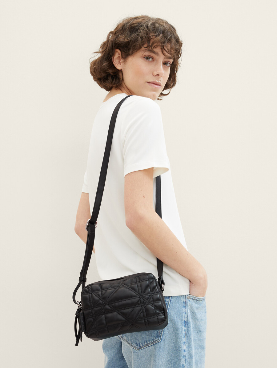 bolso de hombro ttjuana con detalles acolchados