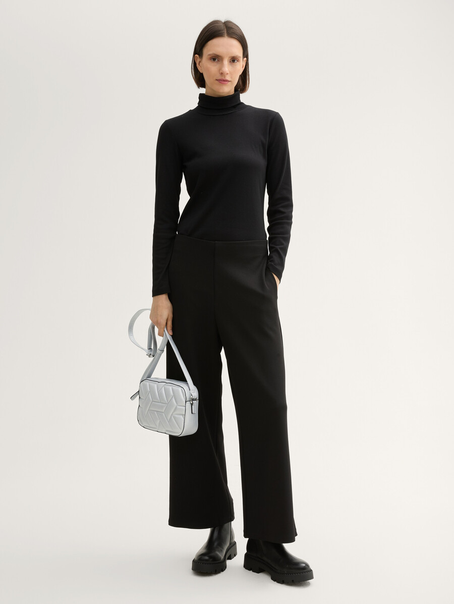 bolso de hombro ttamela con detalles acolchados
