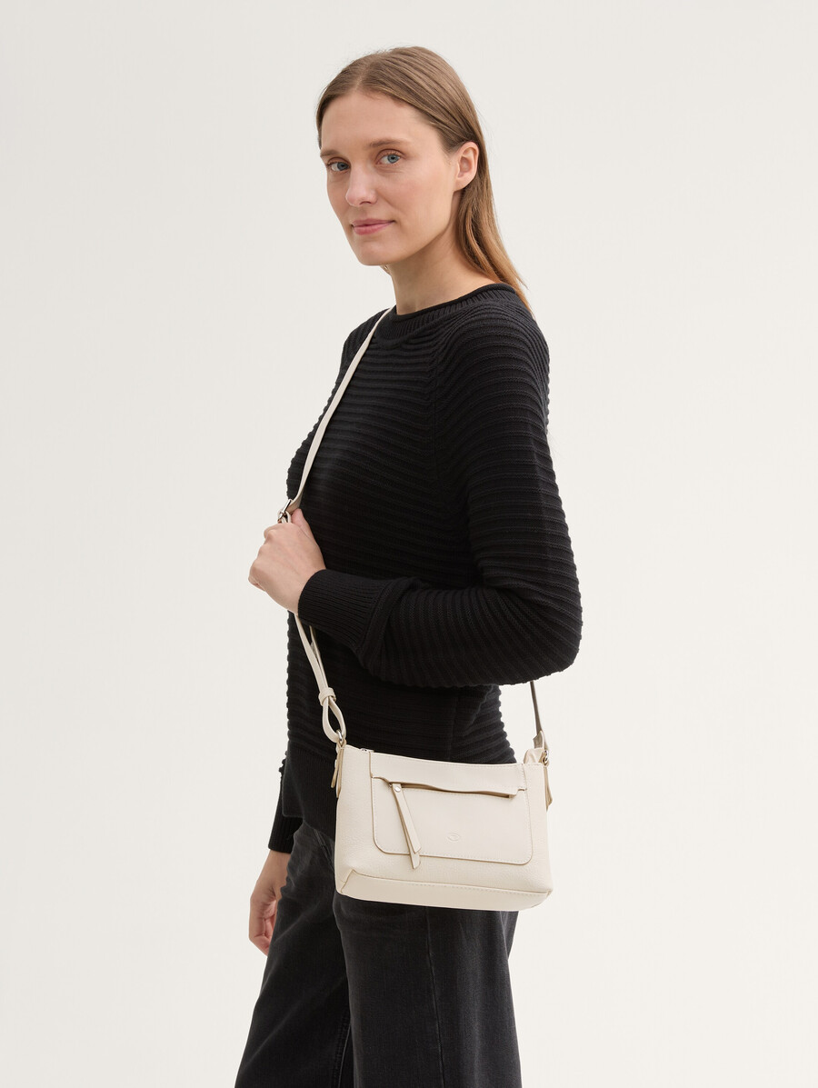 bolso de hombro ttlarea s con mezcla de materiales