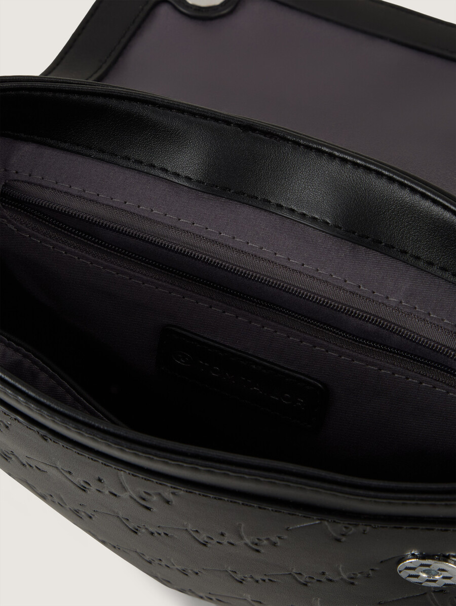 bolso de hombro ttwendi con solapa y logotipo en relieve