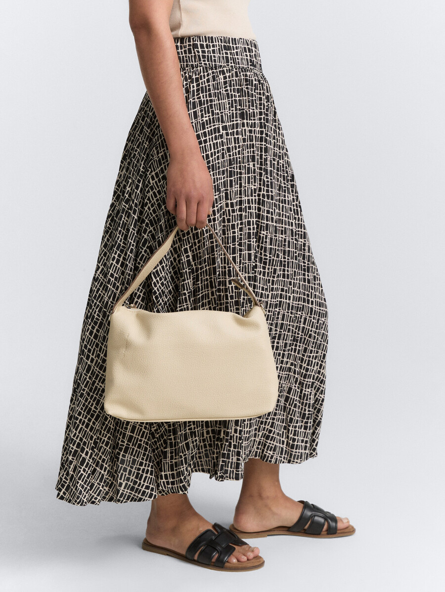 bolso de hombro ttlissi con discreto logotipo en relieve