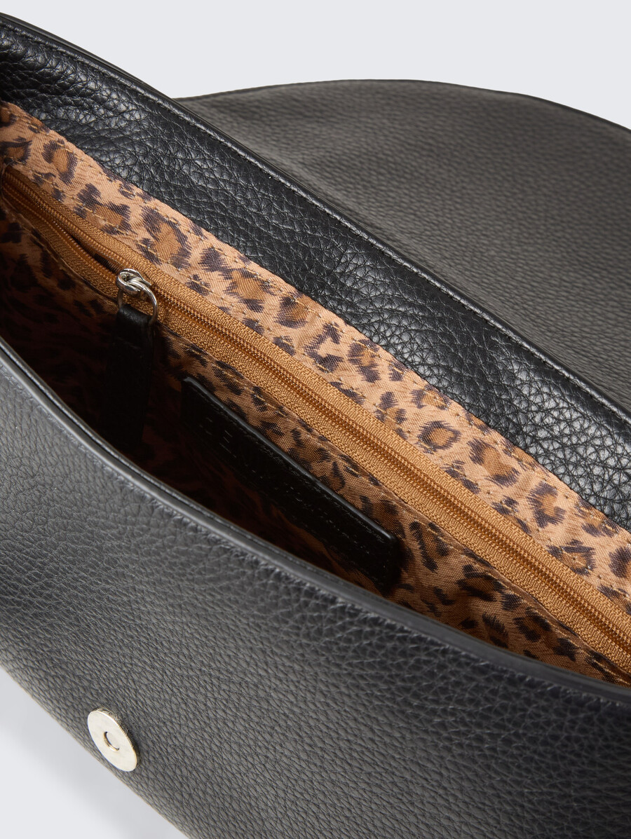 bolso de hombro ttpriya m con colgante decorativo