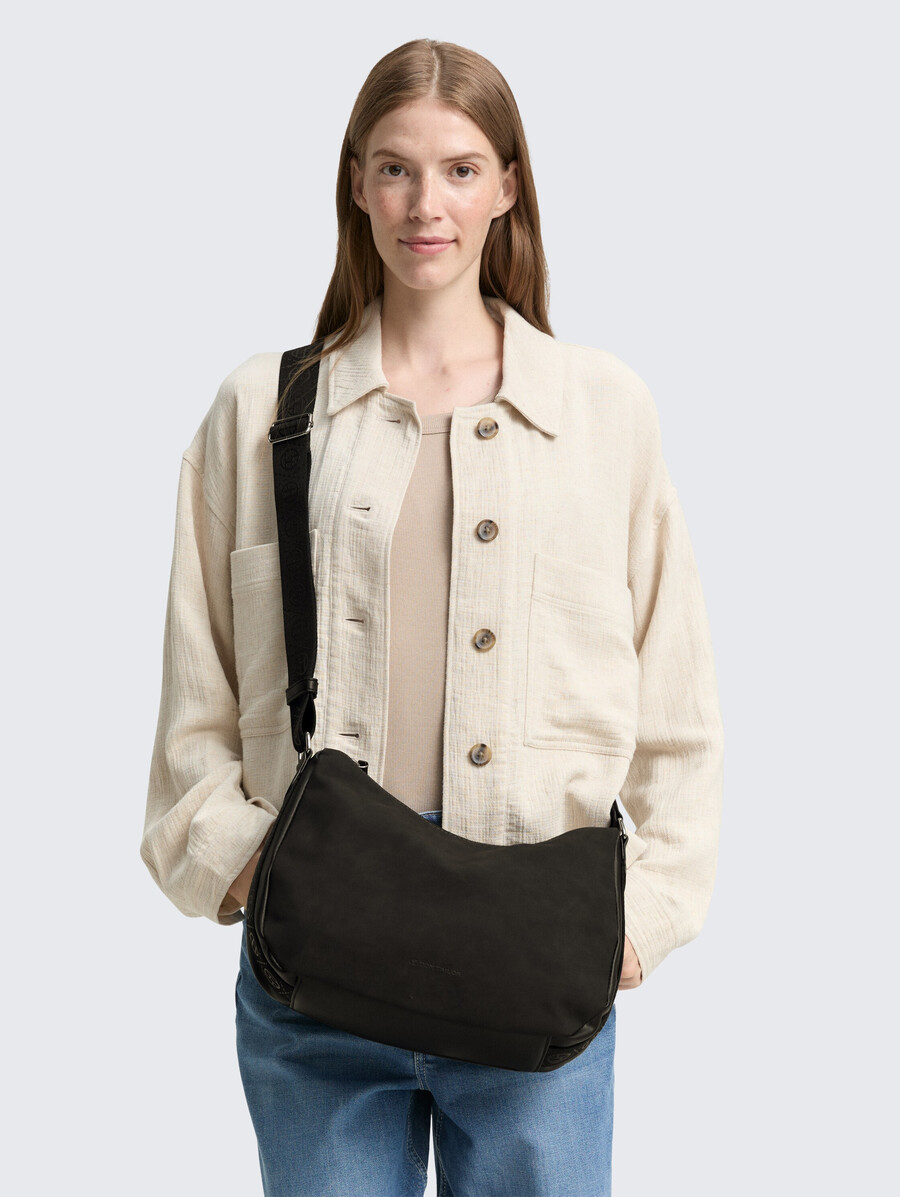 bolso de hombro ttyara s con correa tejida estampada