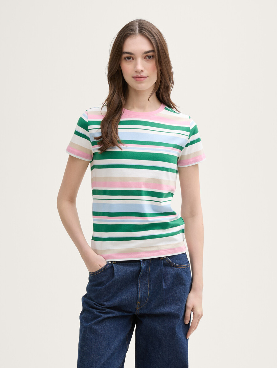 camiseta con estampado de rayas