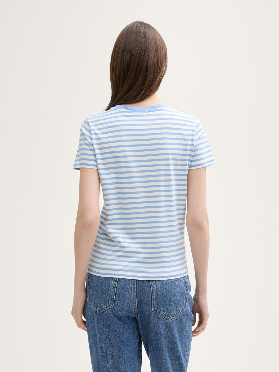 camiseta con estampado de rayas