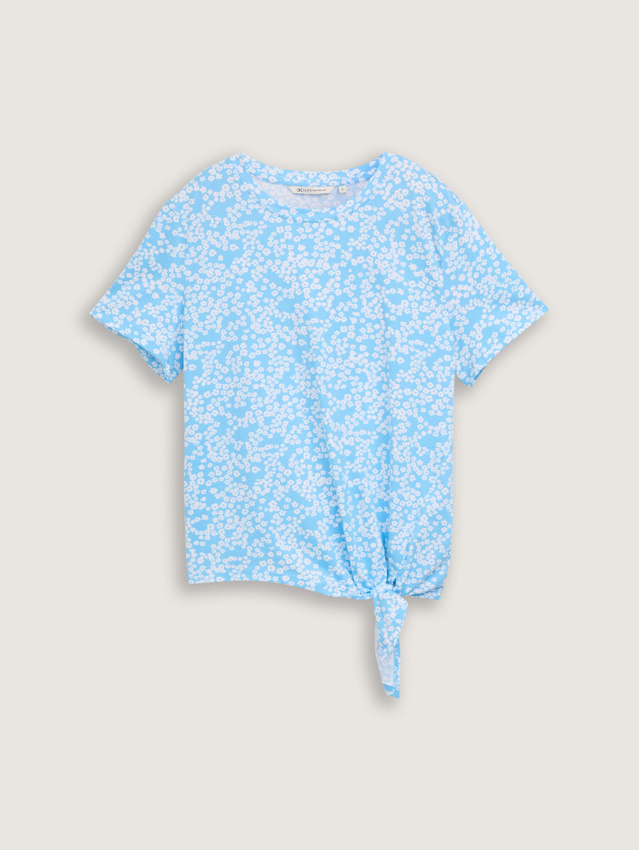 camiseta con detalle de nudo