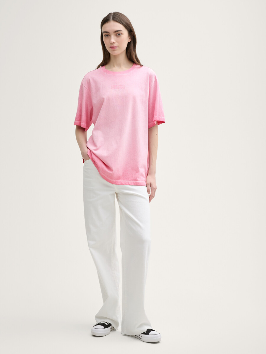 camiseta oversize con estampado