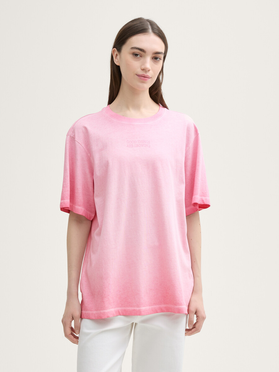 camiseta oversize con estampado