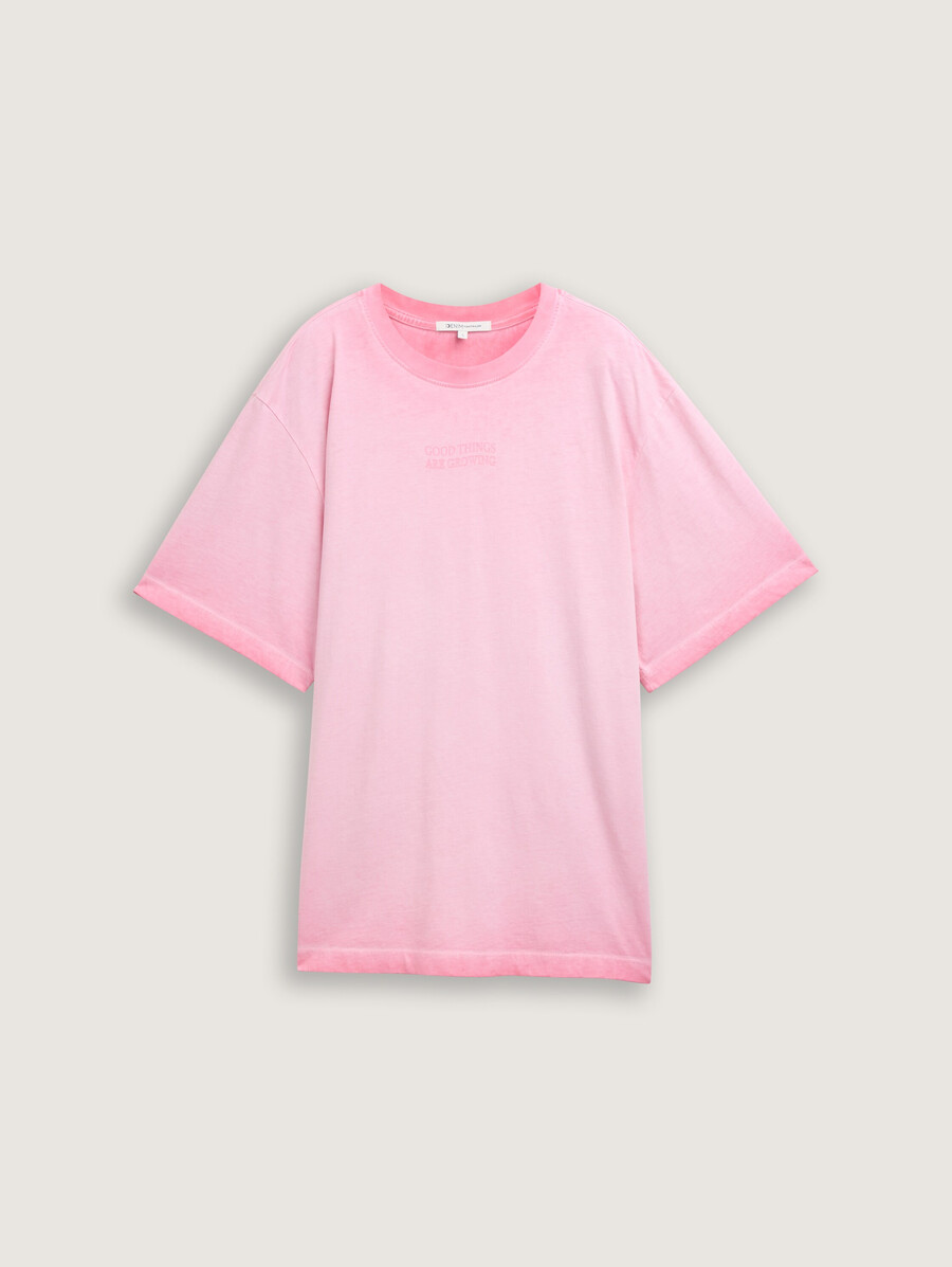 camiseta oversize con estampado