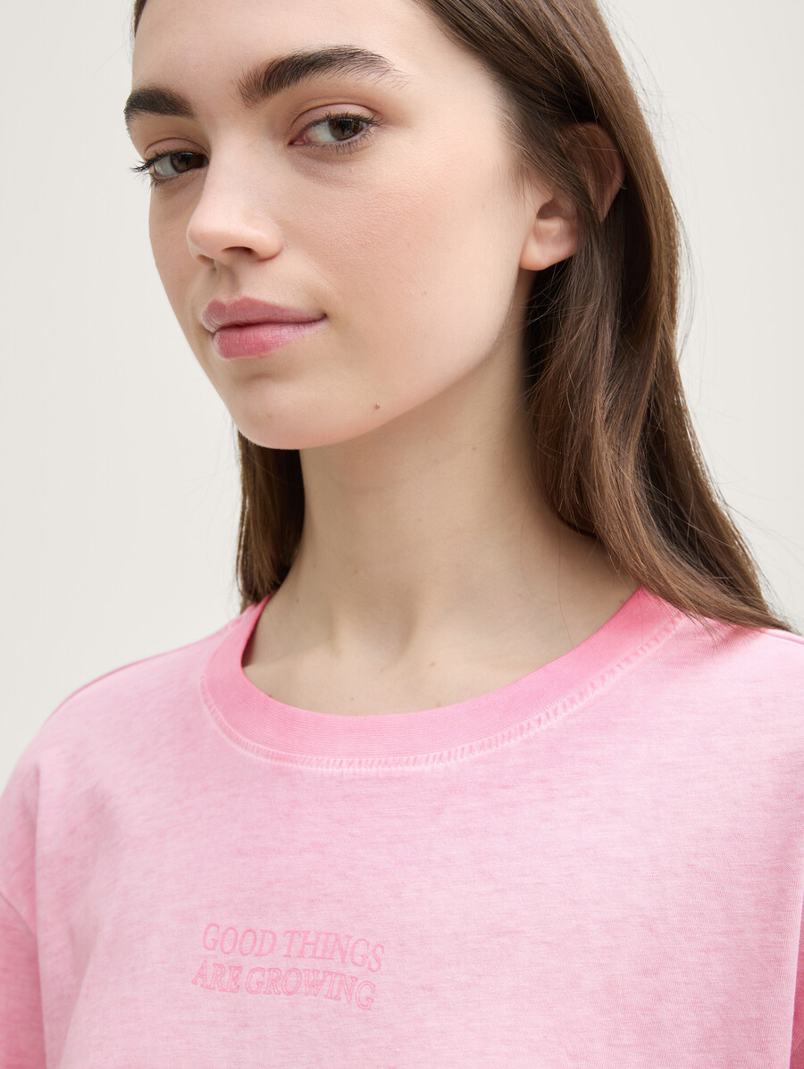 camiseta oversize con estampado