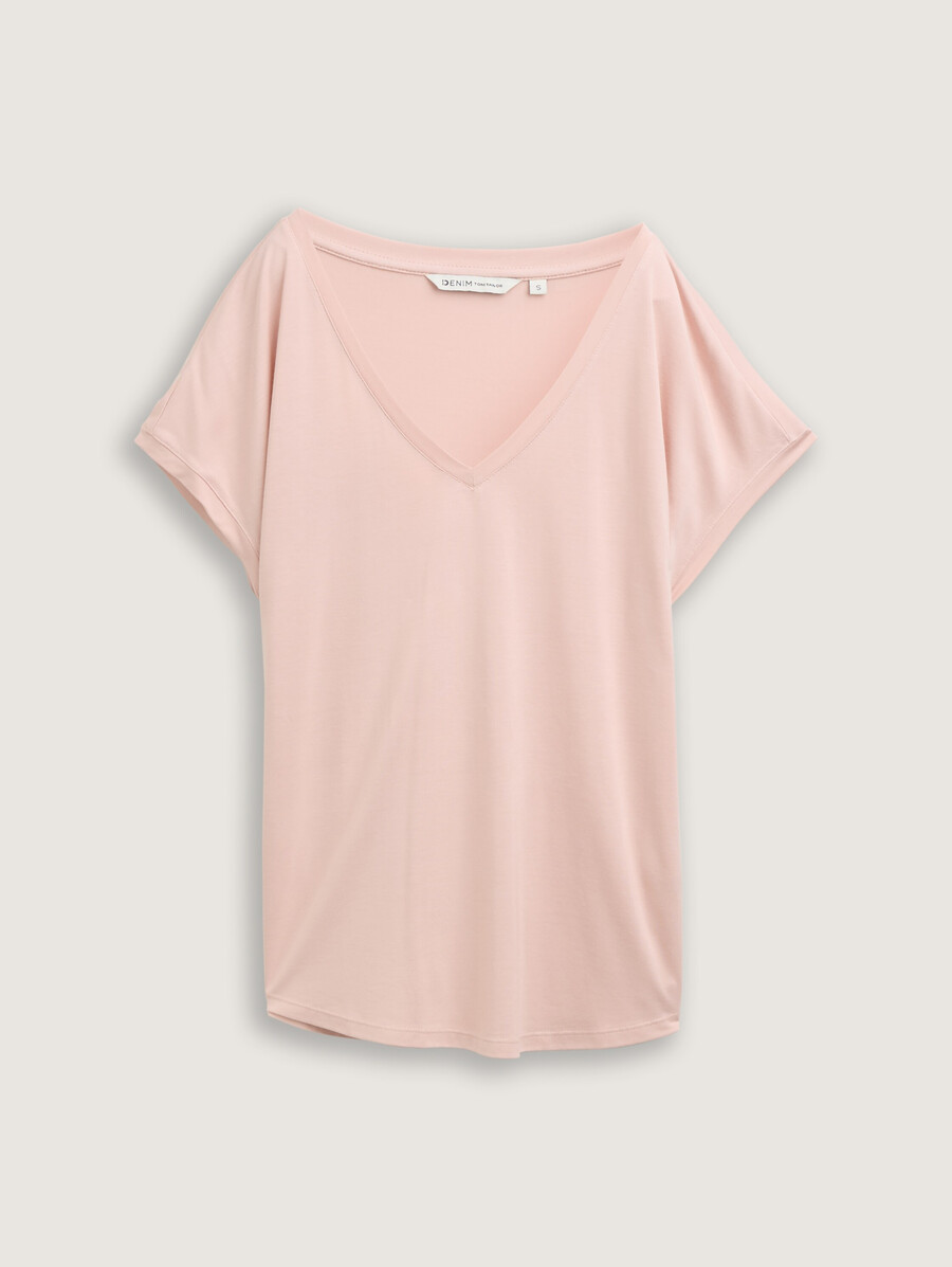 camiseta holgada con cuello en v
