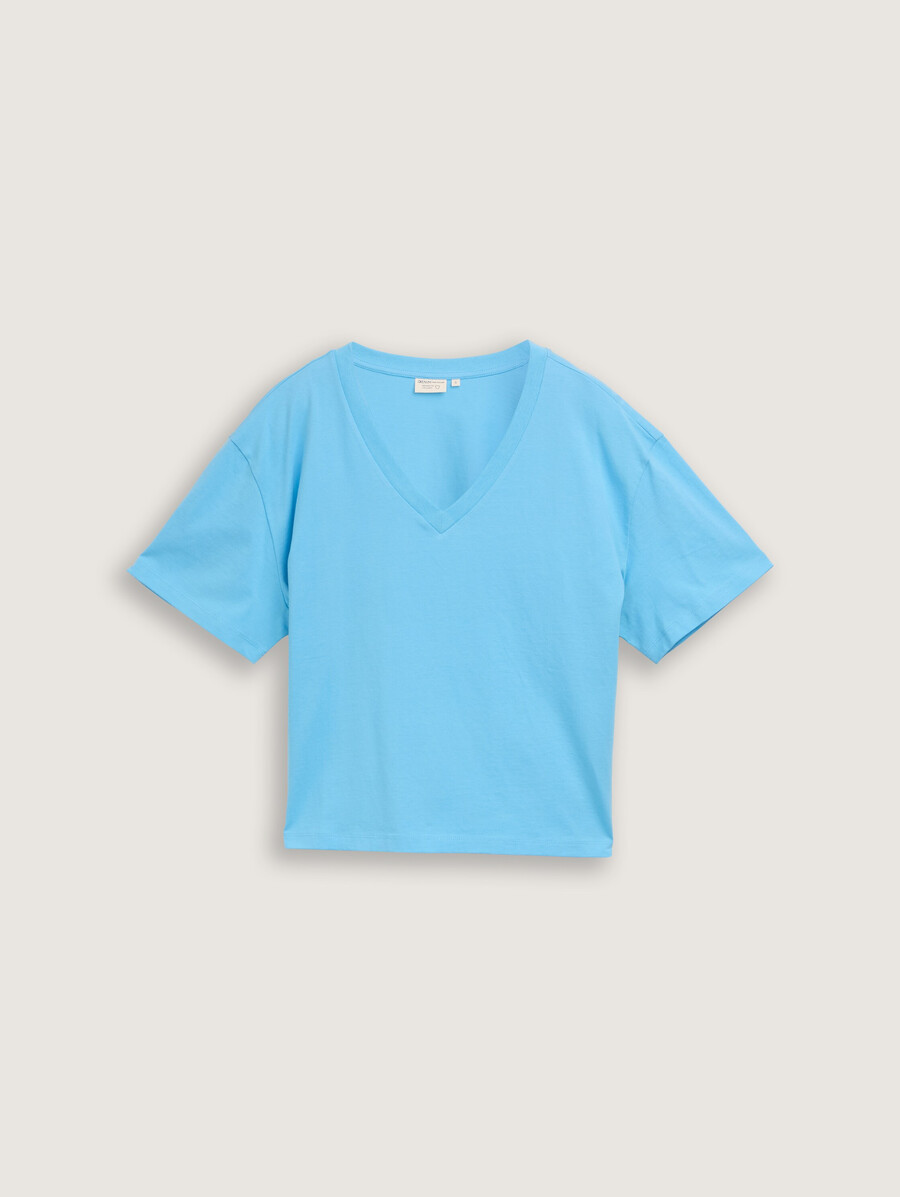 camiseta de corte cuadrado con cuello en v