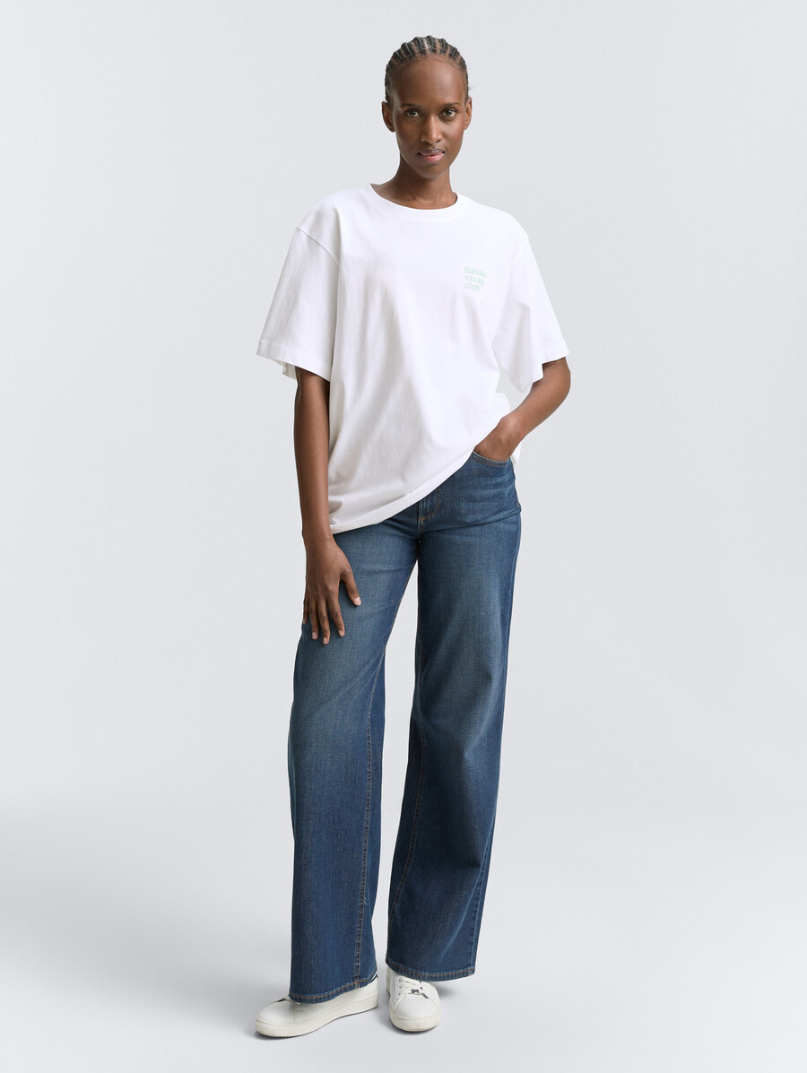 camiseta oversize con estampado