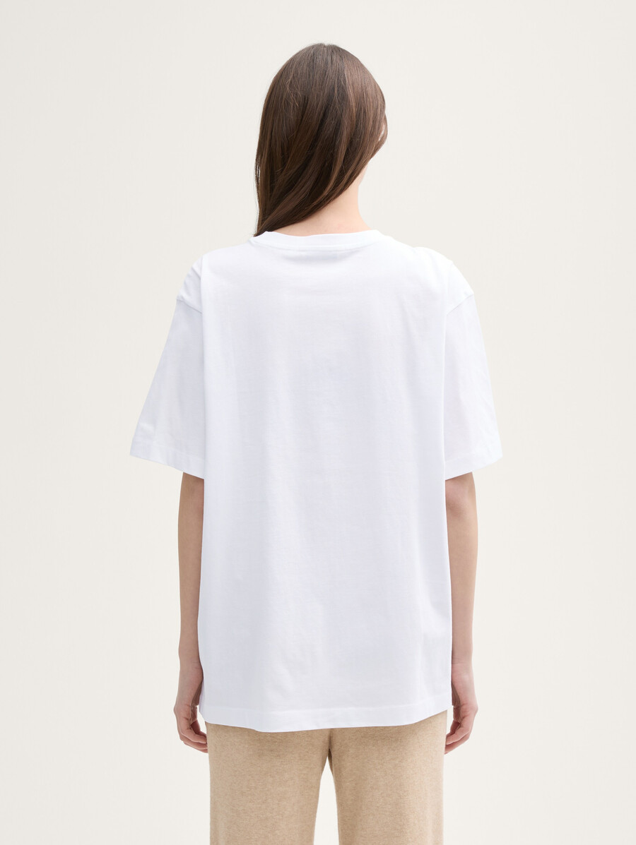 camiseta oversize con estampado
