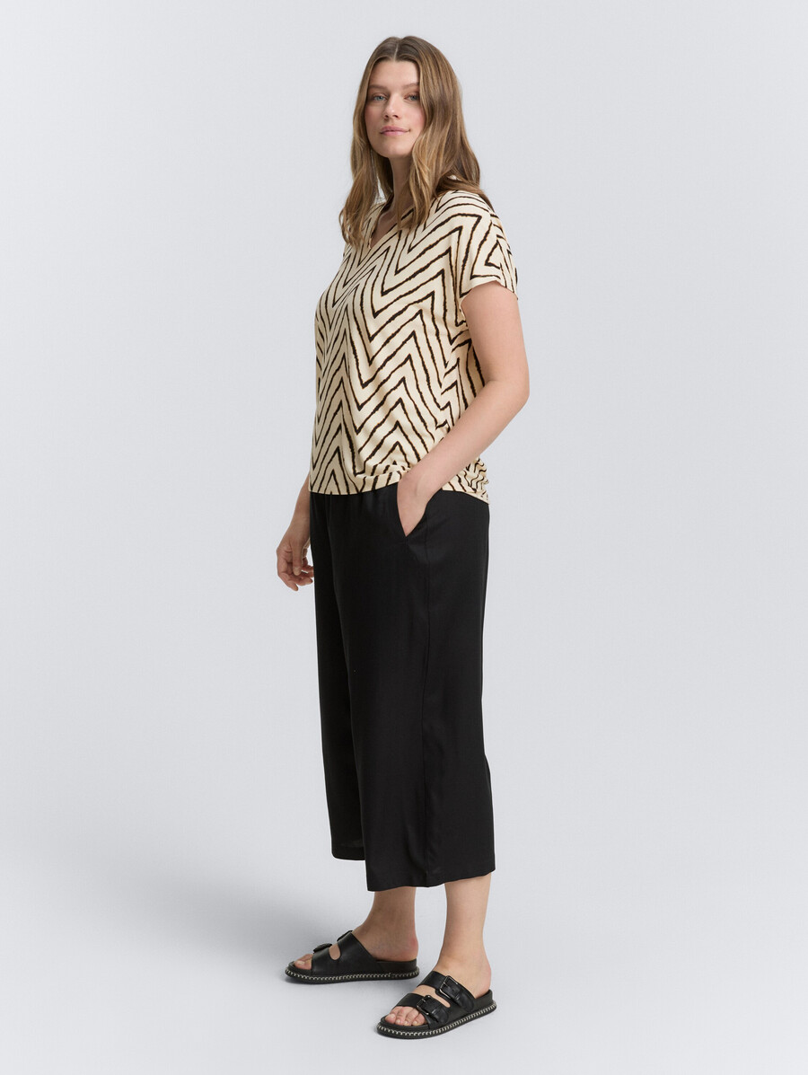 talla grande - camiseta con cuello en v