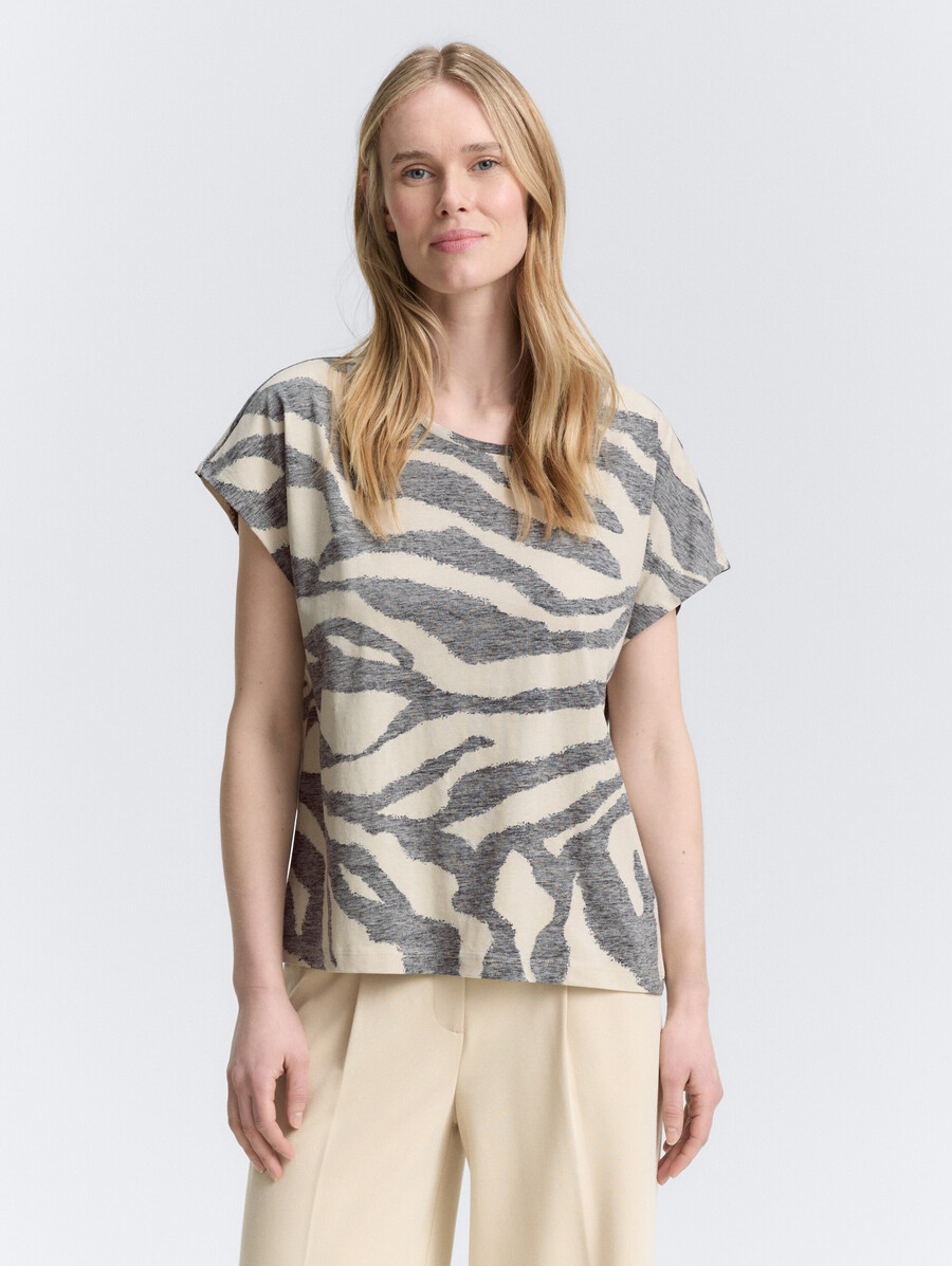 camiseta con estampado del revés