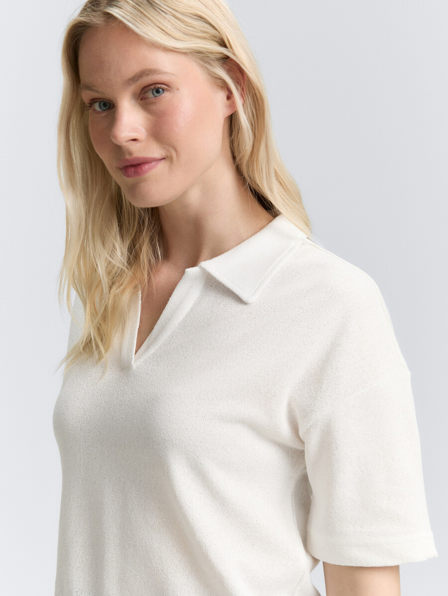 camiseta con cuello polo
