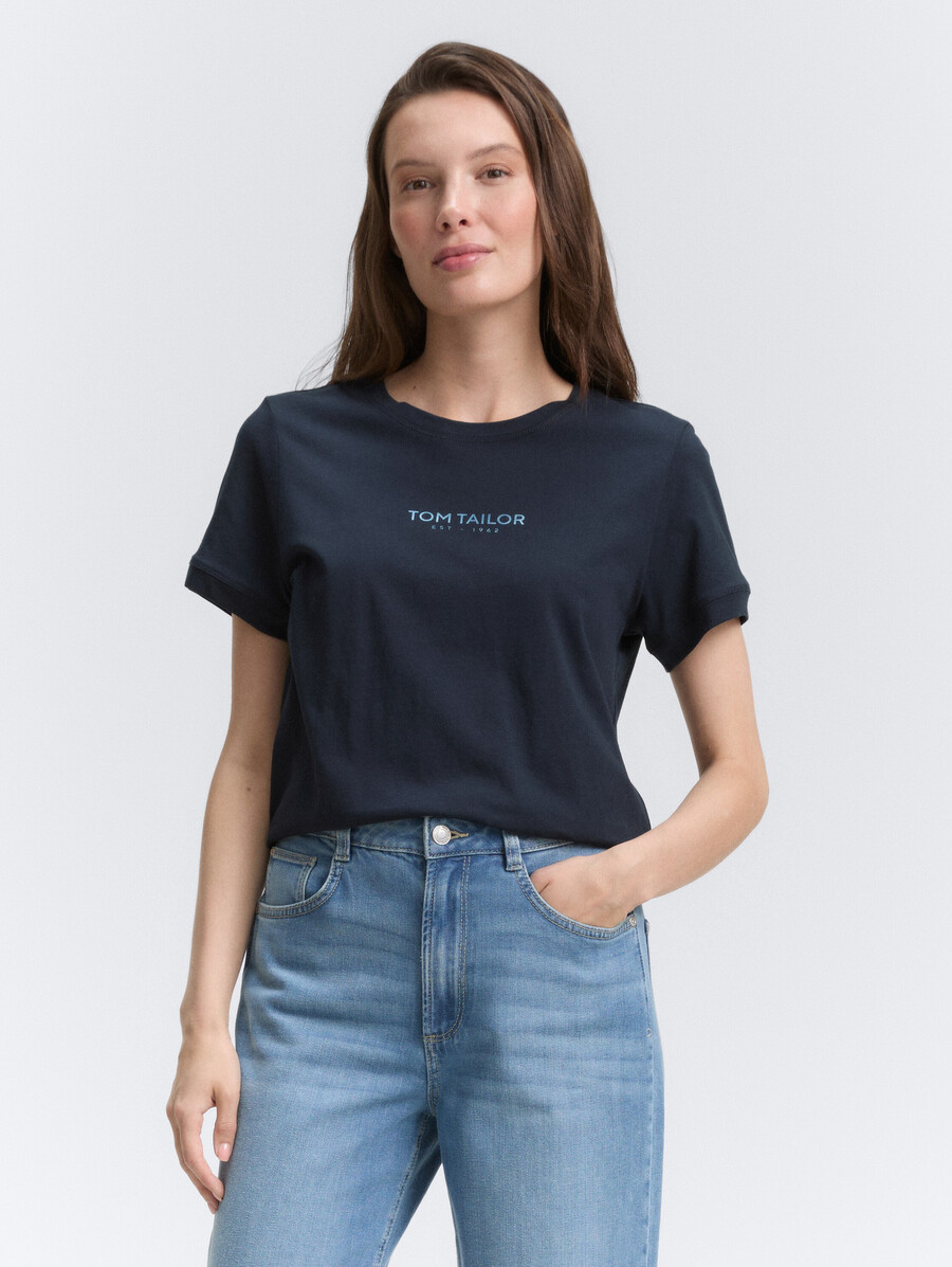 camiseta con estampado de logotipo