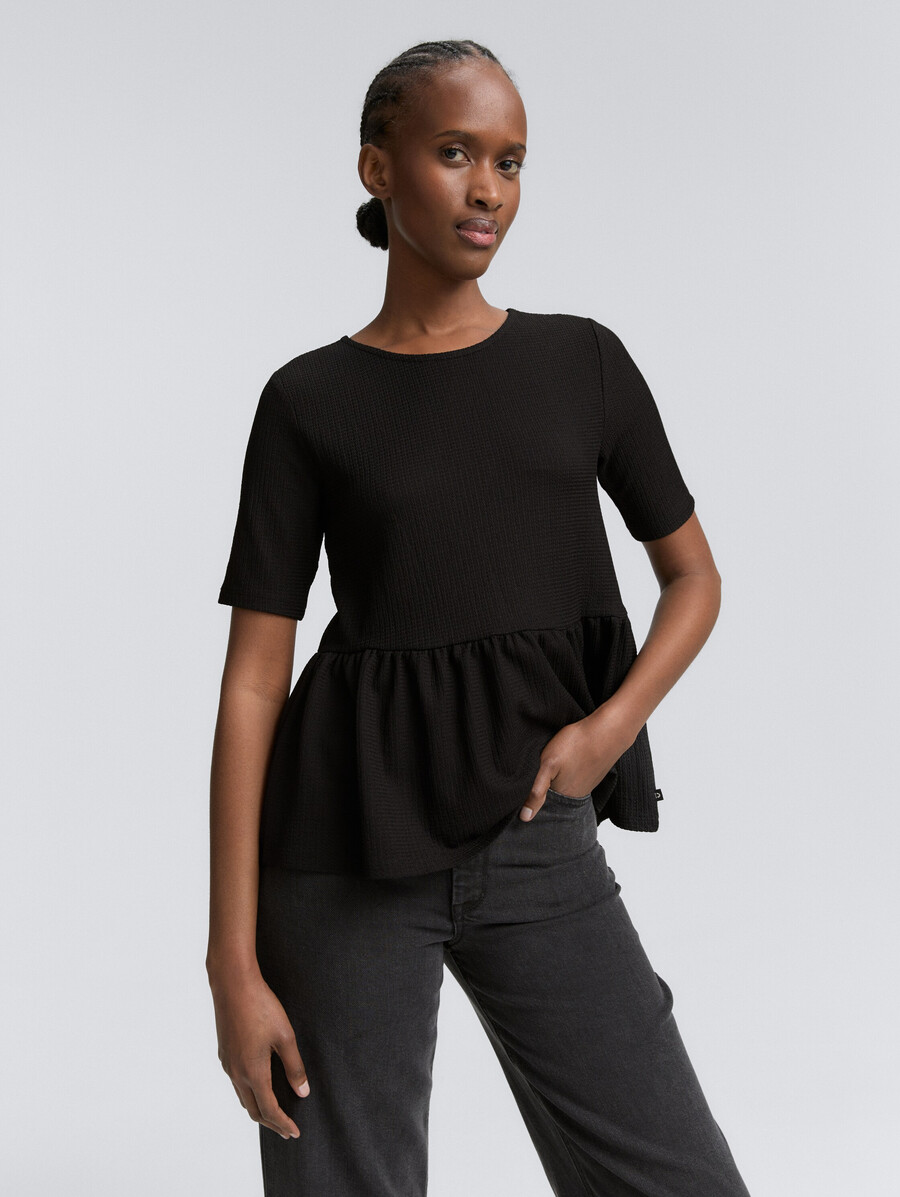 camiseta jacquard con peplum